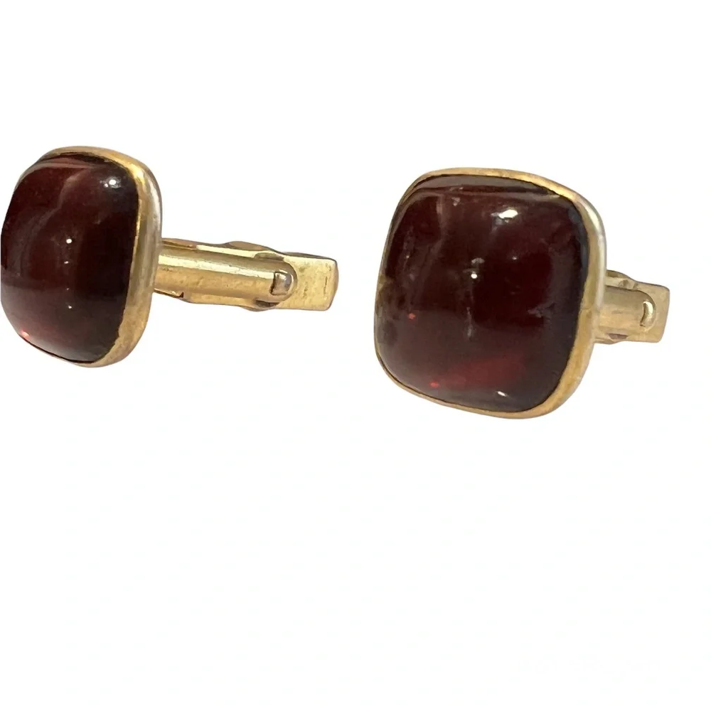 VINTAGE SWANK RED DOMED GOLD TONE CUFFLINKS
